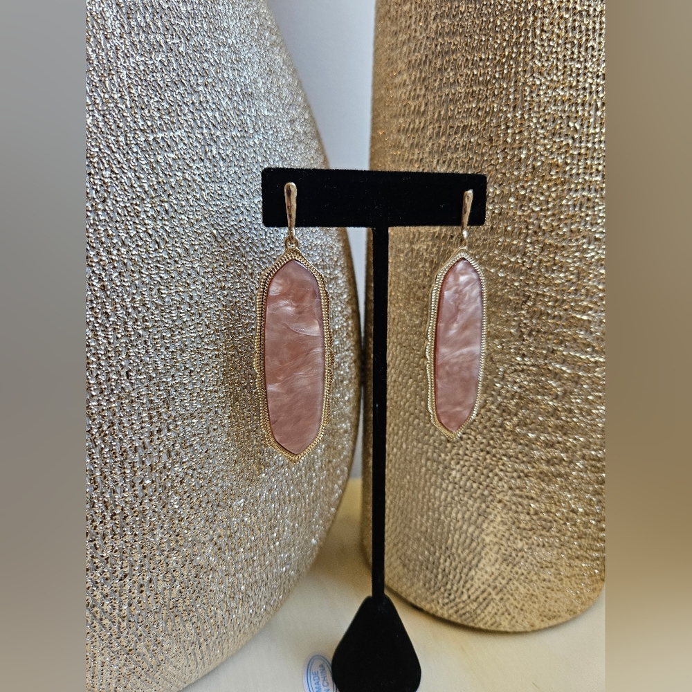🔥NWOT pink and gold tone earrings - Picture 1 of 5